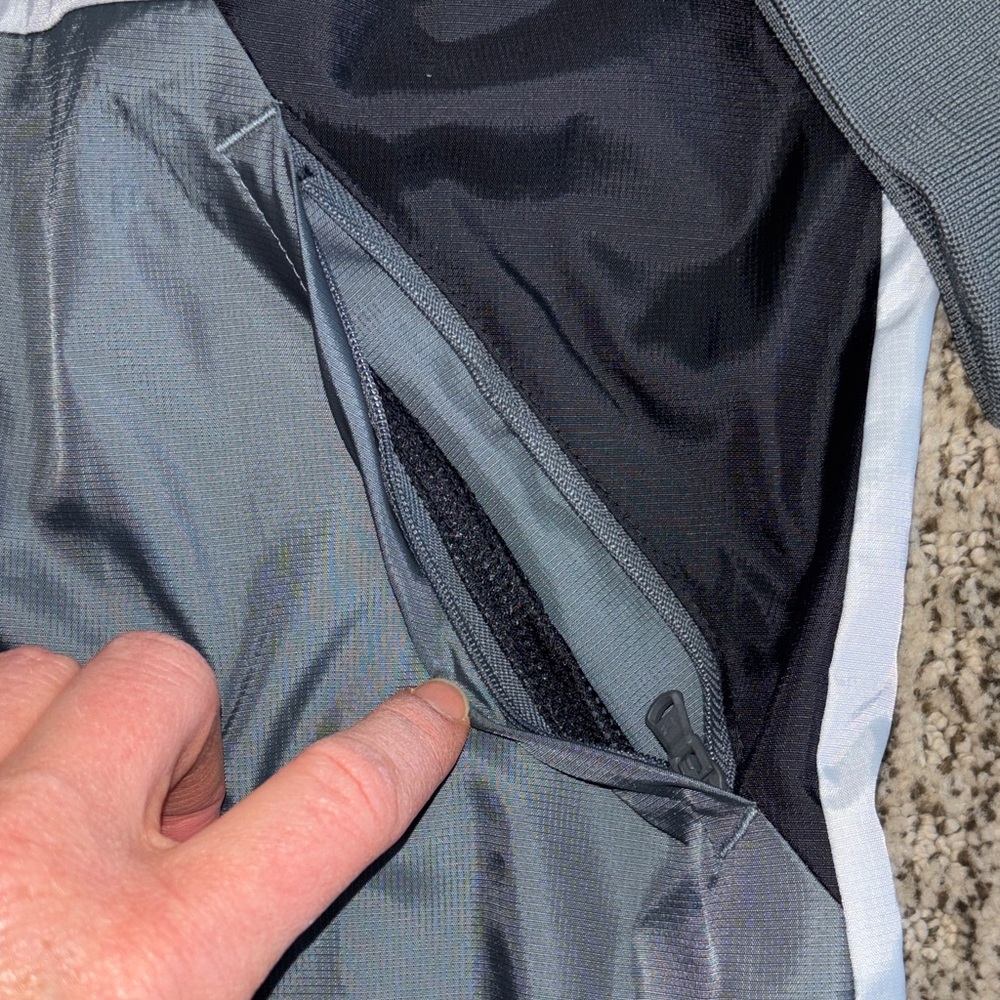 NEW UA Storm Hooded Jacket - Picture 3 of 6